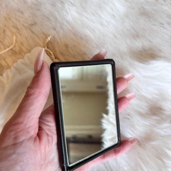 Bottega leather pocket mirror - Picture 4 of 4